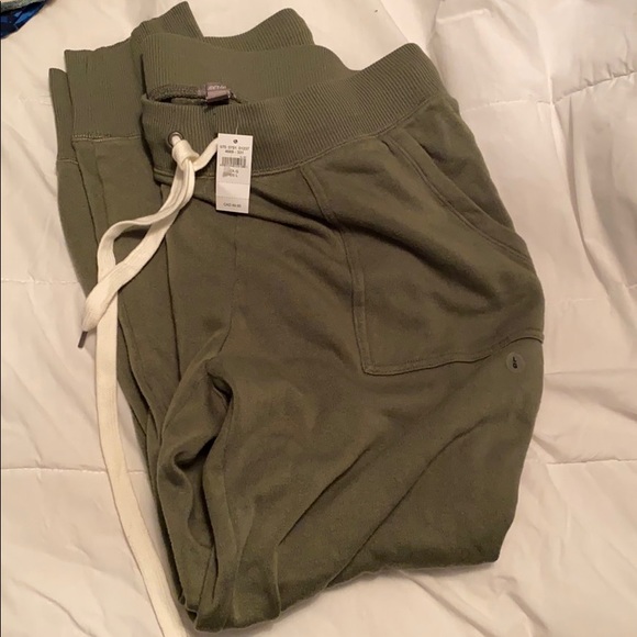 aerie Pants - Green aerie joggers